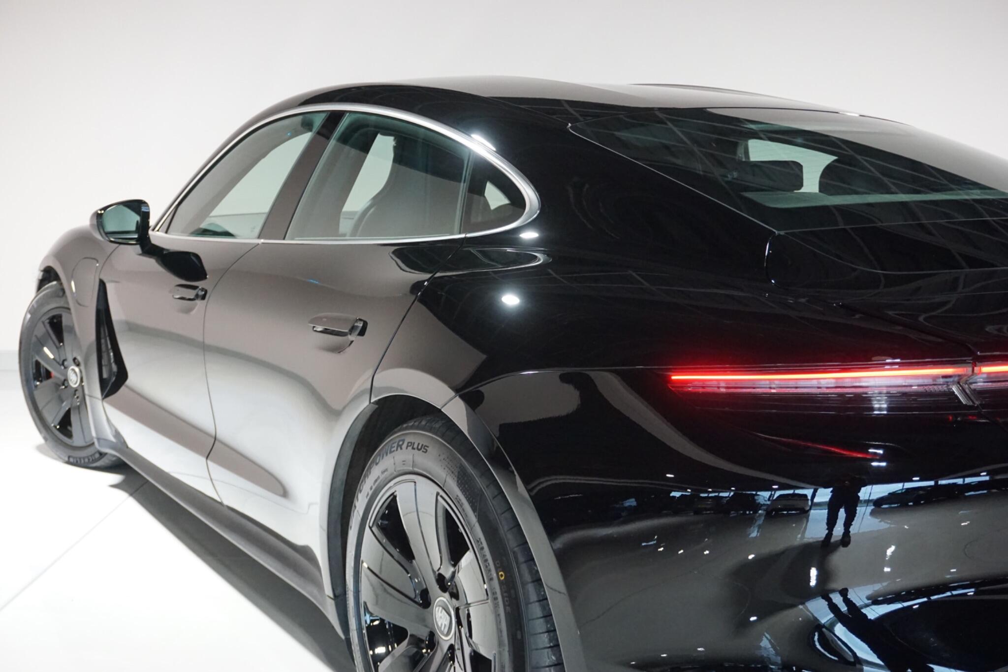 Porsche Taycan Performance 79.2kWh 4S Saloon 4dr Electric Auto 4WD (530 ps)